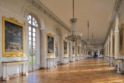 France, Yvelines (78), château de Versailles, classé Patrimoine Mondial de l'UNESCO, le Grand Trianon, la Galerie expose 21 tableaux représentant les bosquets de Versailles de Cotelle
