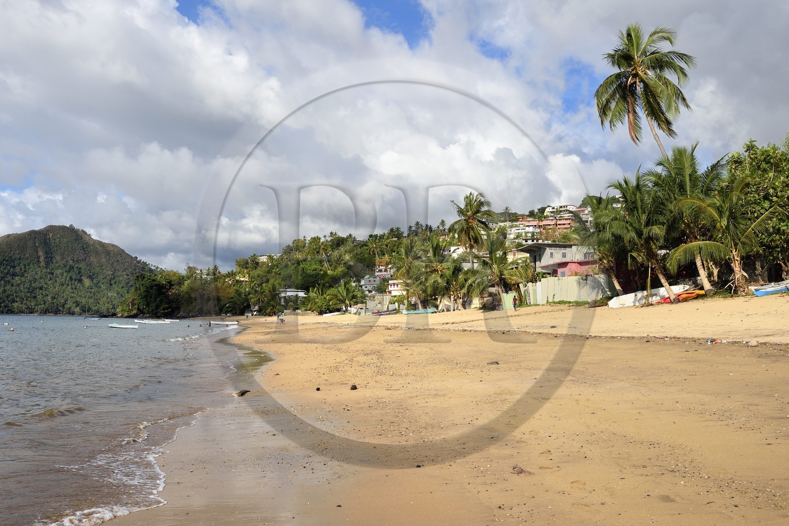 France, Ile de Mayotte, Grande-Terre, la plage du village de Sada