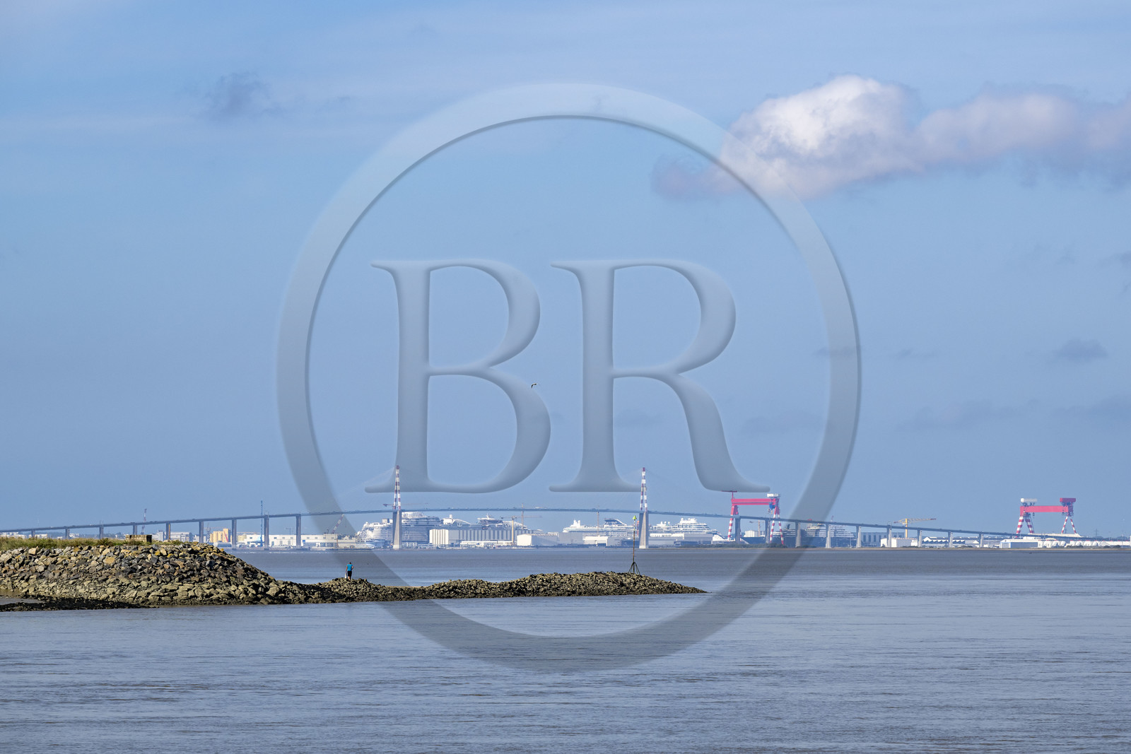 France, Loire-Atlantique (44), Estuaire de la Loire, le pont de Saint-Nazaire et les Chantiers de l'Atlantique