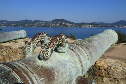 France, Var (83), Saint-Tropez, canon de la citadelle du XVIe siècle