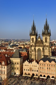 République Tchèque, Prague, centre historique classé Patrimoine Mondial de l'UNESCO, la vieille ville (Stare Mesto), place de la vieille ville (Staromestske namesti), l'église Notre-Dame-du-Tyn