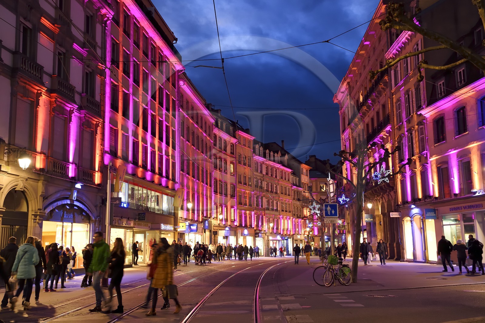 France, Bas-Rhin (67), Strasbourg, éclairage de Noël dans la rue de la Mesange