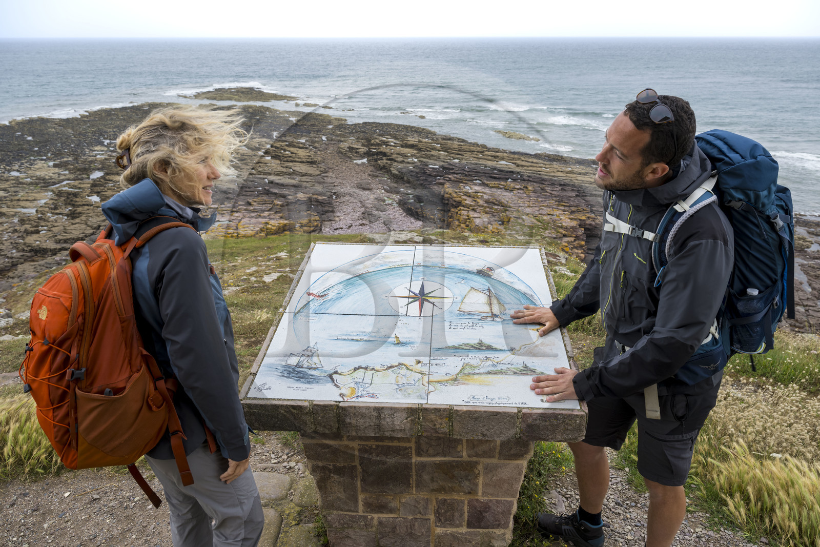 France, Côtes d'Armor (22), Grand Site de France Cap d'Erquy – Cap Fréhel, Erquy,  table d'orientation sur l'Ilot Saint-Michel