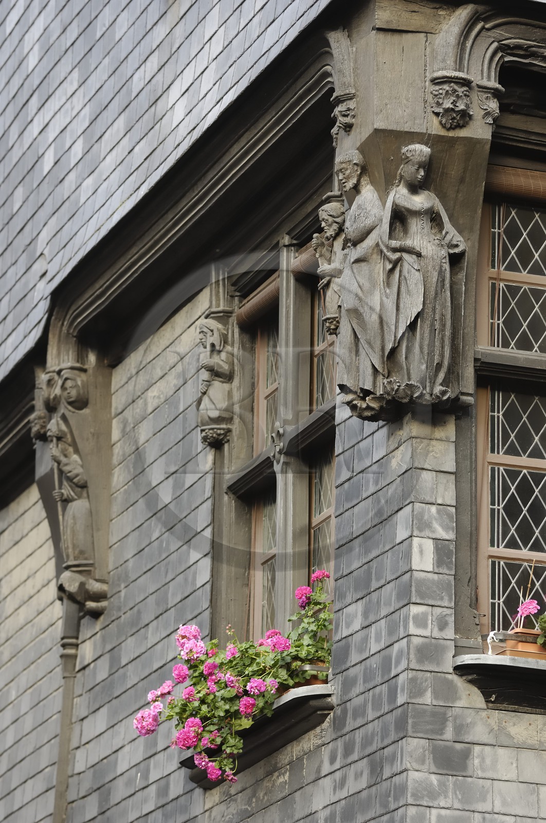 France, Indre et Loire (37), Tours, place Plumereau, maison à l'angle de la rue de la Monnaie