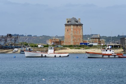 France, Finistère (29), , Mer d'Iroise, parc naturel régional d'Armorique, Presqu'île de Crozon, Camaret-sur-Mer, la tour Vauban classée au Patrimoine mondial de l'UNESCO, tour polygonale défensive construite sur un plan de Vauban au XVIIe siècle