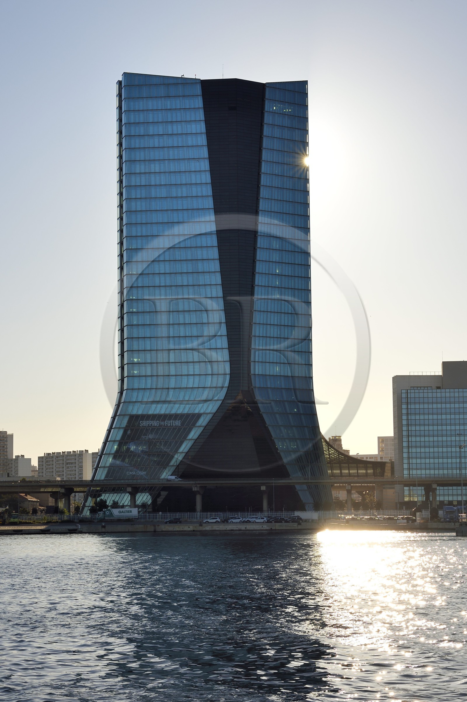 France, Bouches-du-Rhône (13), Marseille, Zone Euroméditerranée, Grand Port Maritime, quartier des Docks, tour CMA CGM de l'architecte Zaha Hadid