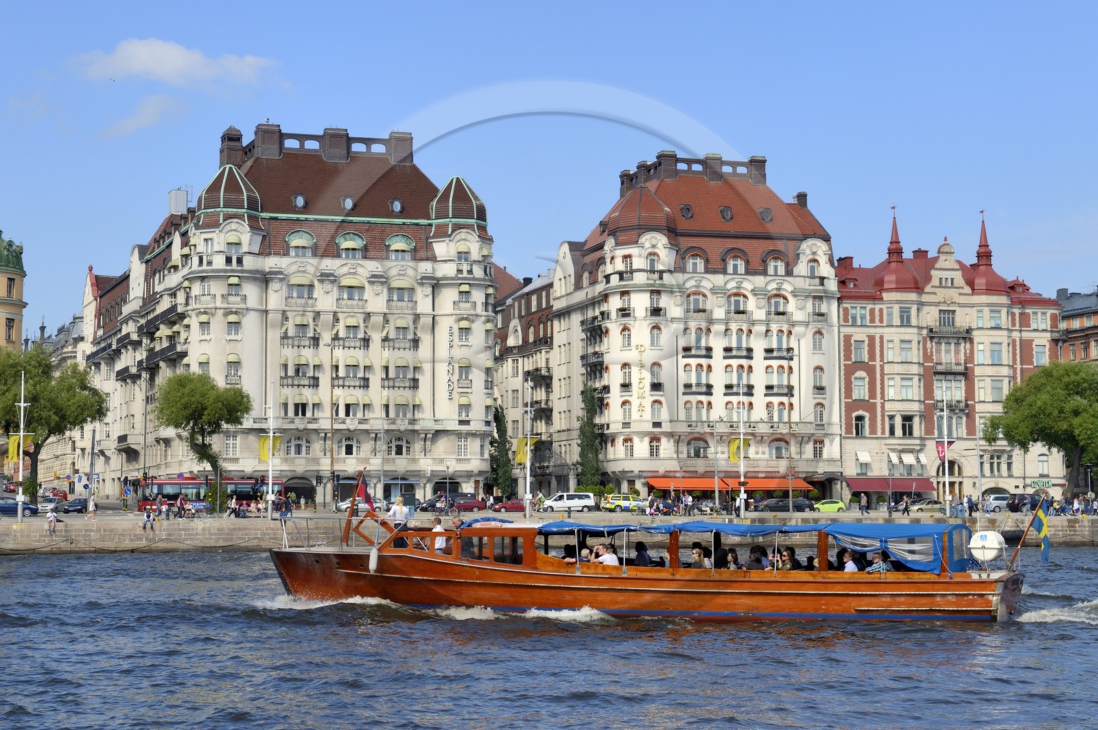 Sweden, Stockholm, Östermalm district, the prestigious avenue Strandvägen along the quays
