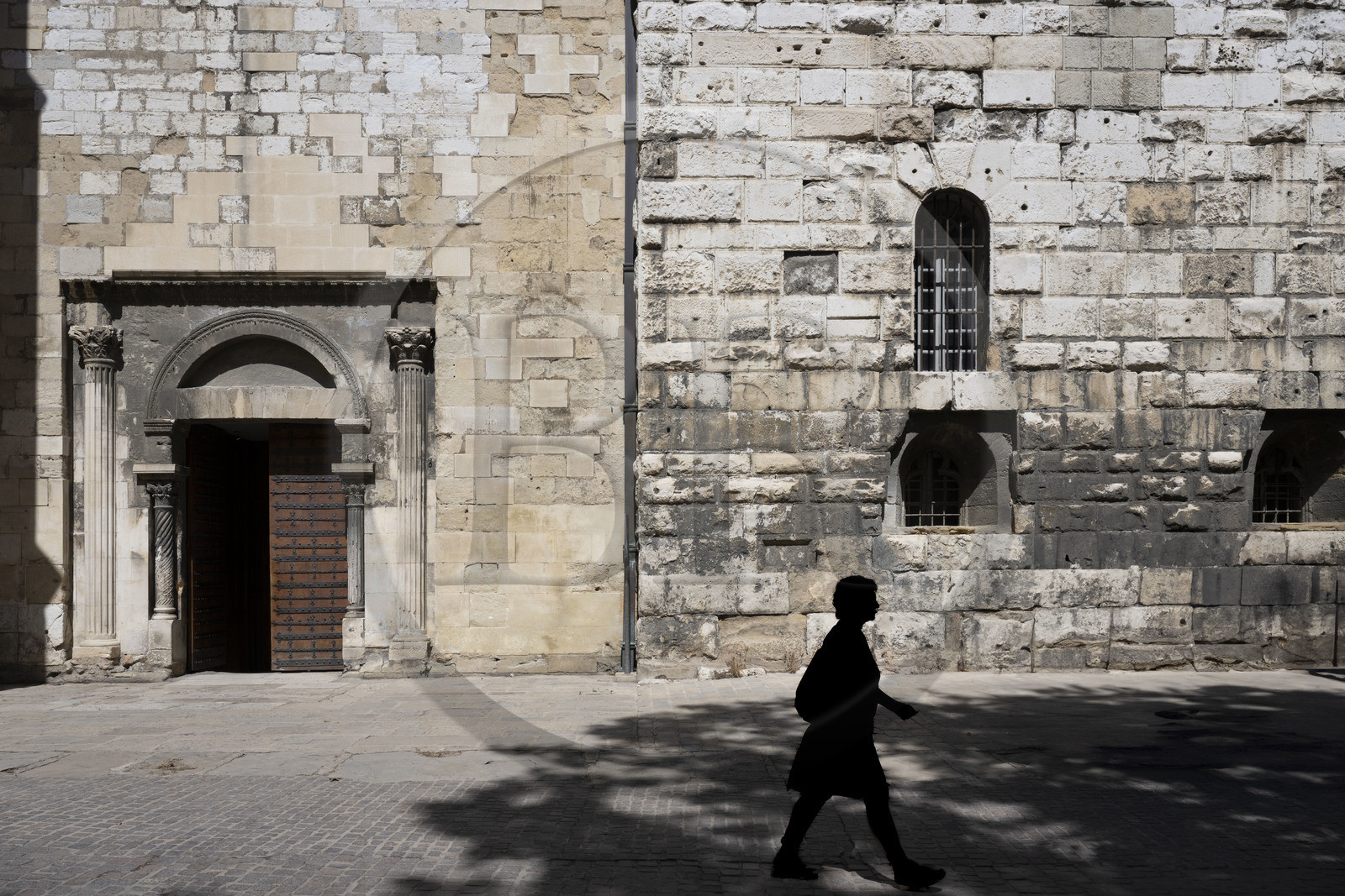 France, Bouches-du-Rhône (13), Aix en Provence, Cathedrale Saint Sauveur (XIIe au XVIe siecle), réemploi d'un mur du forum gallo-romain