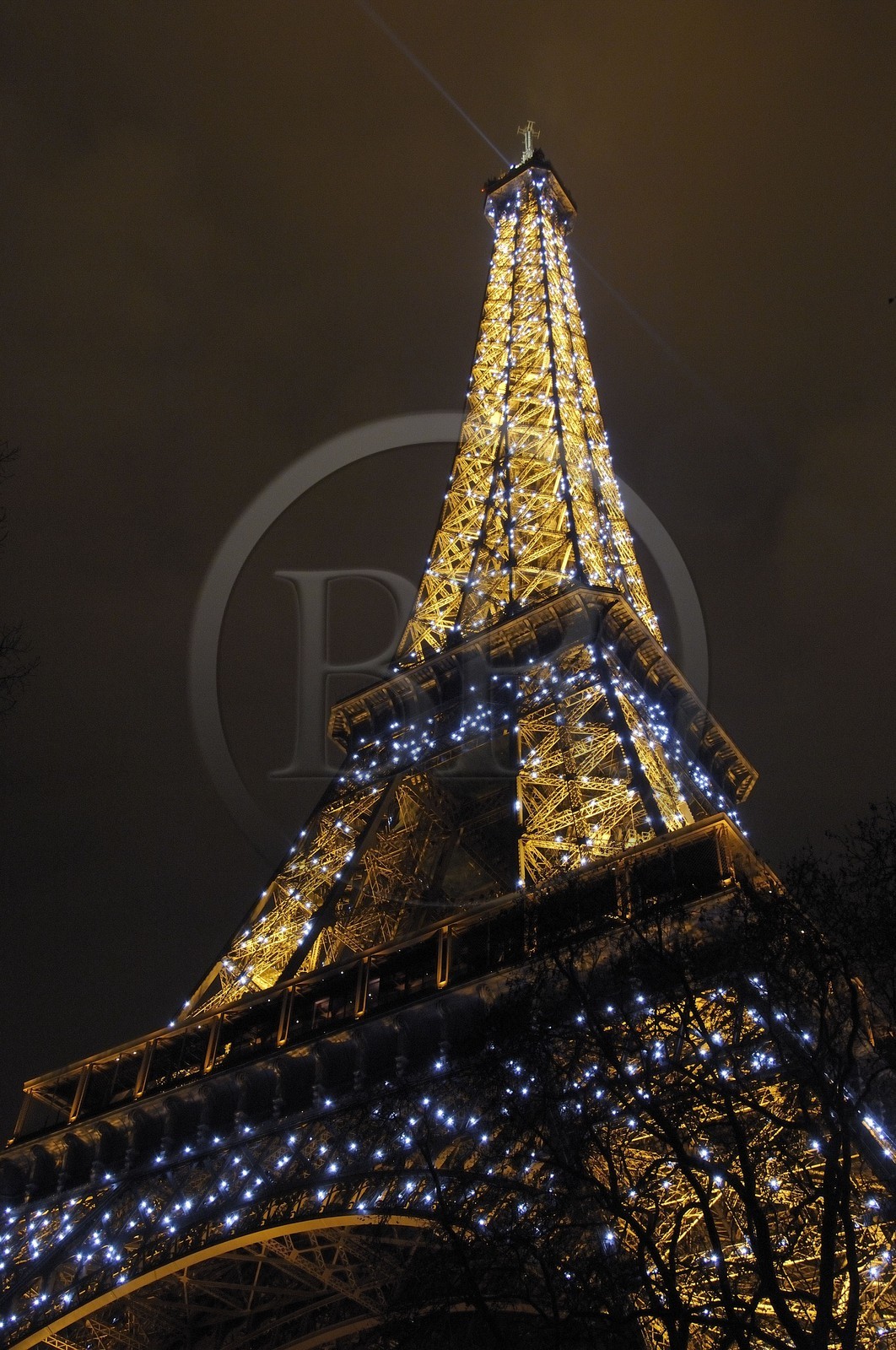 France, Paris (75), la Tour Eiffel illuminée (© SETE-illuminations Pierre Bideau)