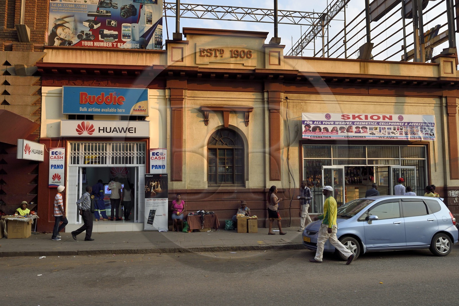 Zimbabwe, Harare, immeuble colonial sur Robert Mugabe road