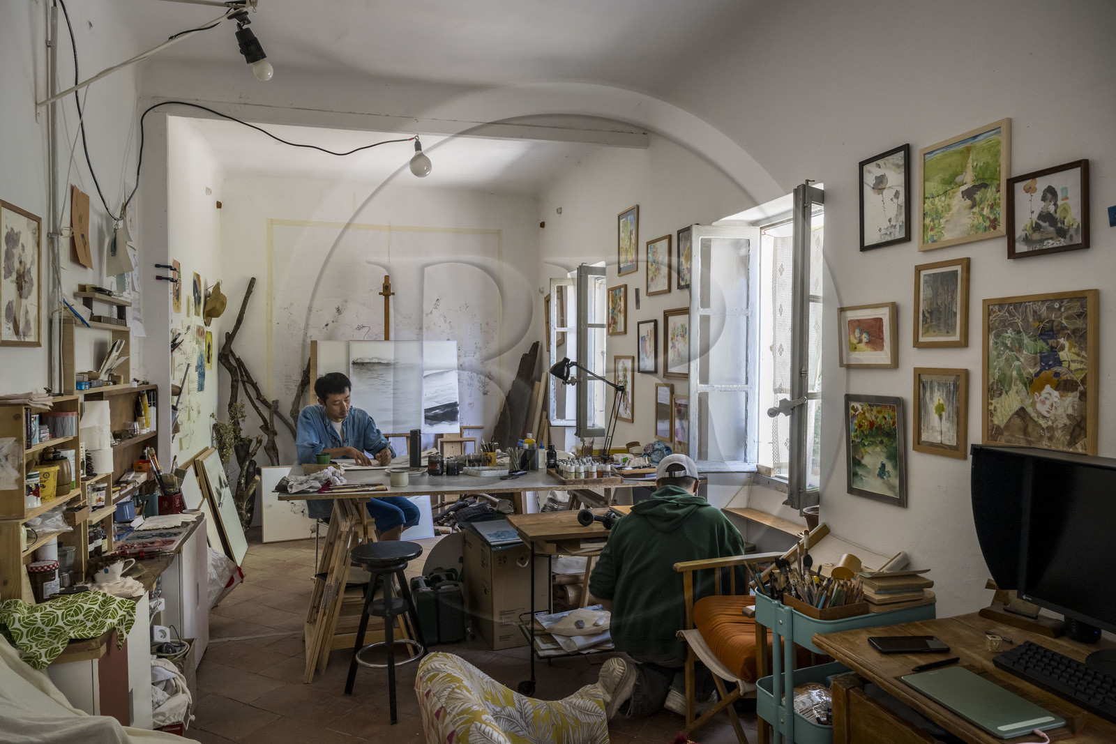 France, Bouches-du-Rhône (13), Marseille, Le Couvent, tiers-lieu, un grand jardin rue Levat mais aussi un lieu culturel hybride avec sa cité d’artistes, des expositions, des concerts ou encore des projets ouverts au voisinage, atelier de l'artiste japonais Takeshi Jonoo dans deux anciennes cellules regroupées de religieuses