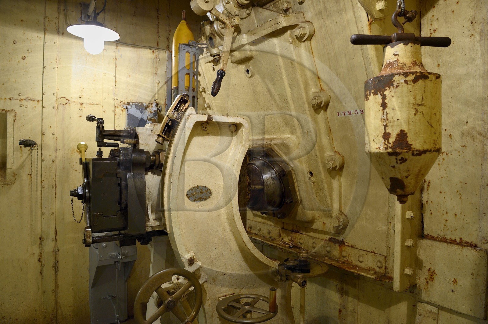 France, Moselle (57), Veckring, Ligne Maginot, forteresse du Hackenberg, chambre de tir d'artillerie, canon de 135