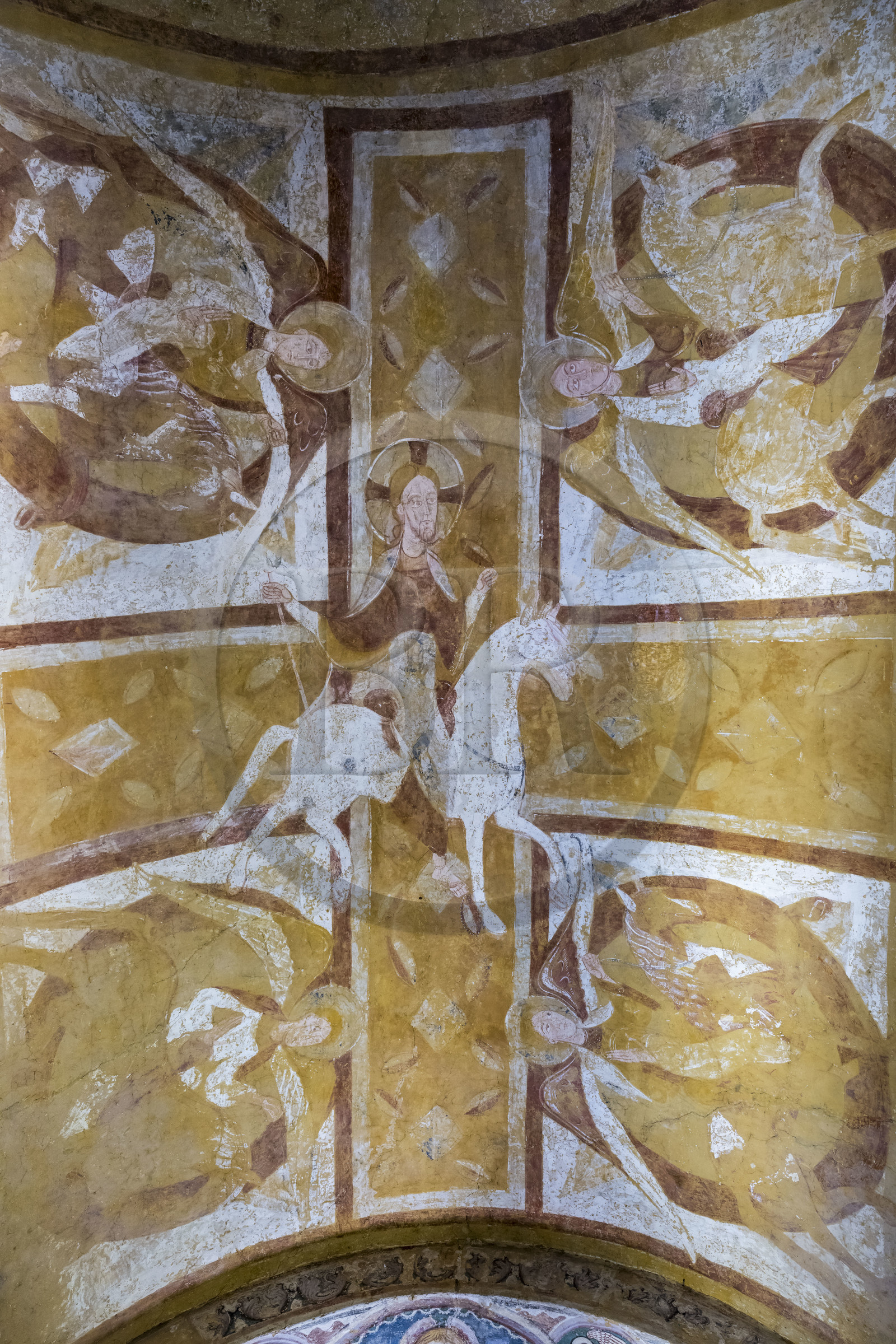 France, Yonne (89), Auxerre, cathédrale Saint-Etienne, fresque du Christ à cheval de la voute de la crypte romane (XIIe siècle)