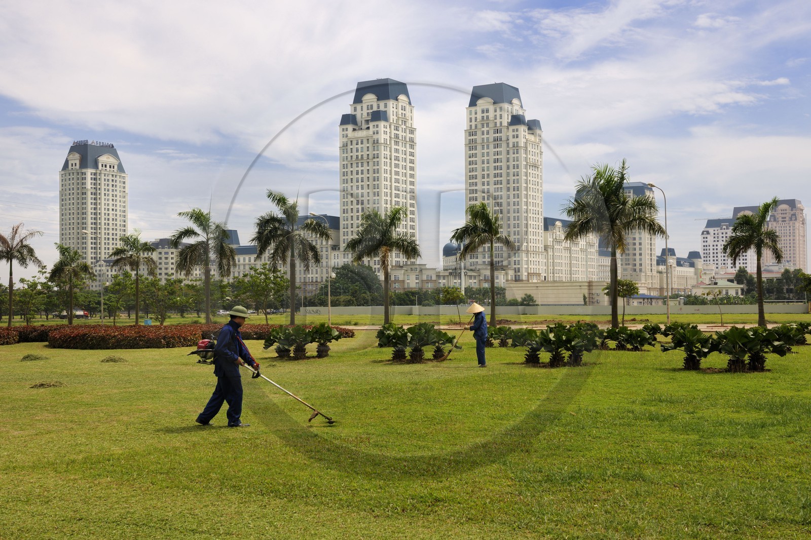 Vietnam, Hanoï, quartier de Cau Giay, nouveaux immeubles de luxe notamment The Manor