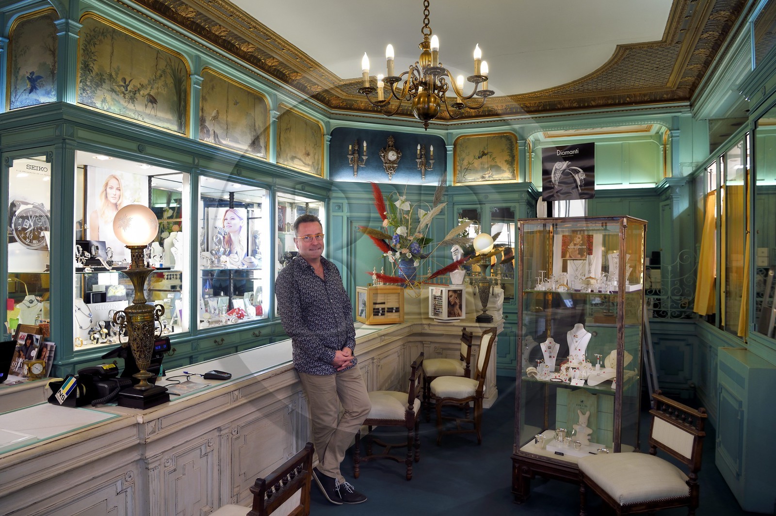 France, Pyrénées-Atlantiques (64), Pays-Basque, Bayonne, bijouterie Arteon rue Orbe à la décoration 1830-1840, Patrick Arteon