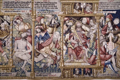 France, Haute-Loire (43), Parc naturel régional Livradois-Forez, l'abbaye de La Chaise-Dieu, tapisseries de la tenture de choeur, ensemble des 14 tapisseries flamandes réalisées au XVIe siècle retraçant des récits bibliques issus de l’Ancien et du Nouveau Testament, sur le thème de la honte: le supplice de Job, l'ivresse de Noé et le couronnement d'épines