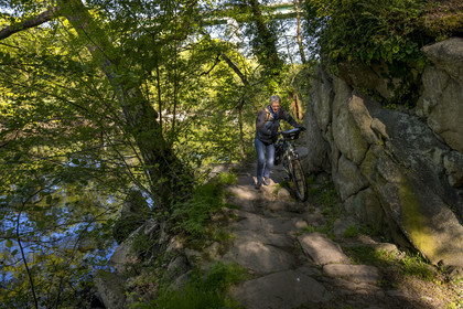 France, Vendée (85), Mortagne-sur-Sèvre, ancien chemin de halage le long de la Sèvre Nantaise