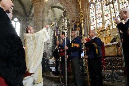 France, Finistère (29), Locronan, labellisé Les Plus Beaux Villages de France, église Saint-Ronan, cérémonie religieuse qui précède la procession de la Troménie