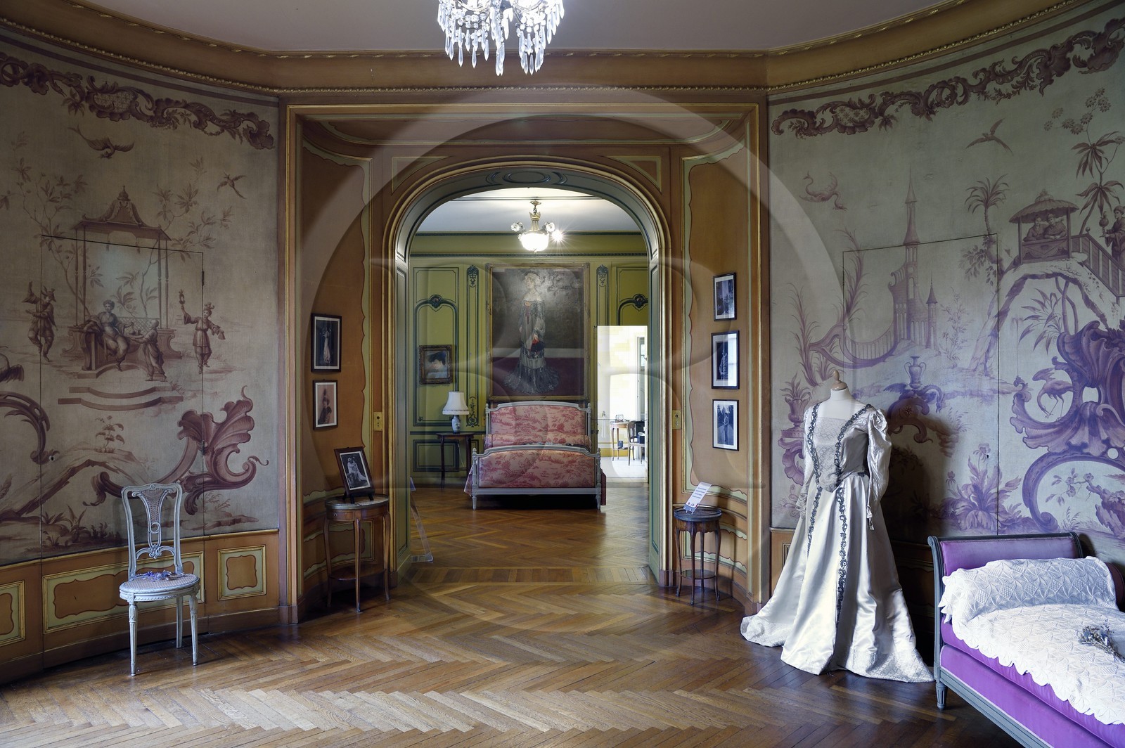 France, Pyrénées-Atlantiques (64), Pays-Basque, Cambo-les-Bains, la Villa Arnaga, musée et maison d'Edmond Rostand, le dressing et la chambre de Rosemonde