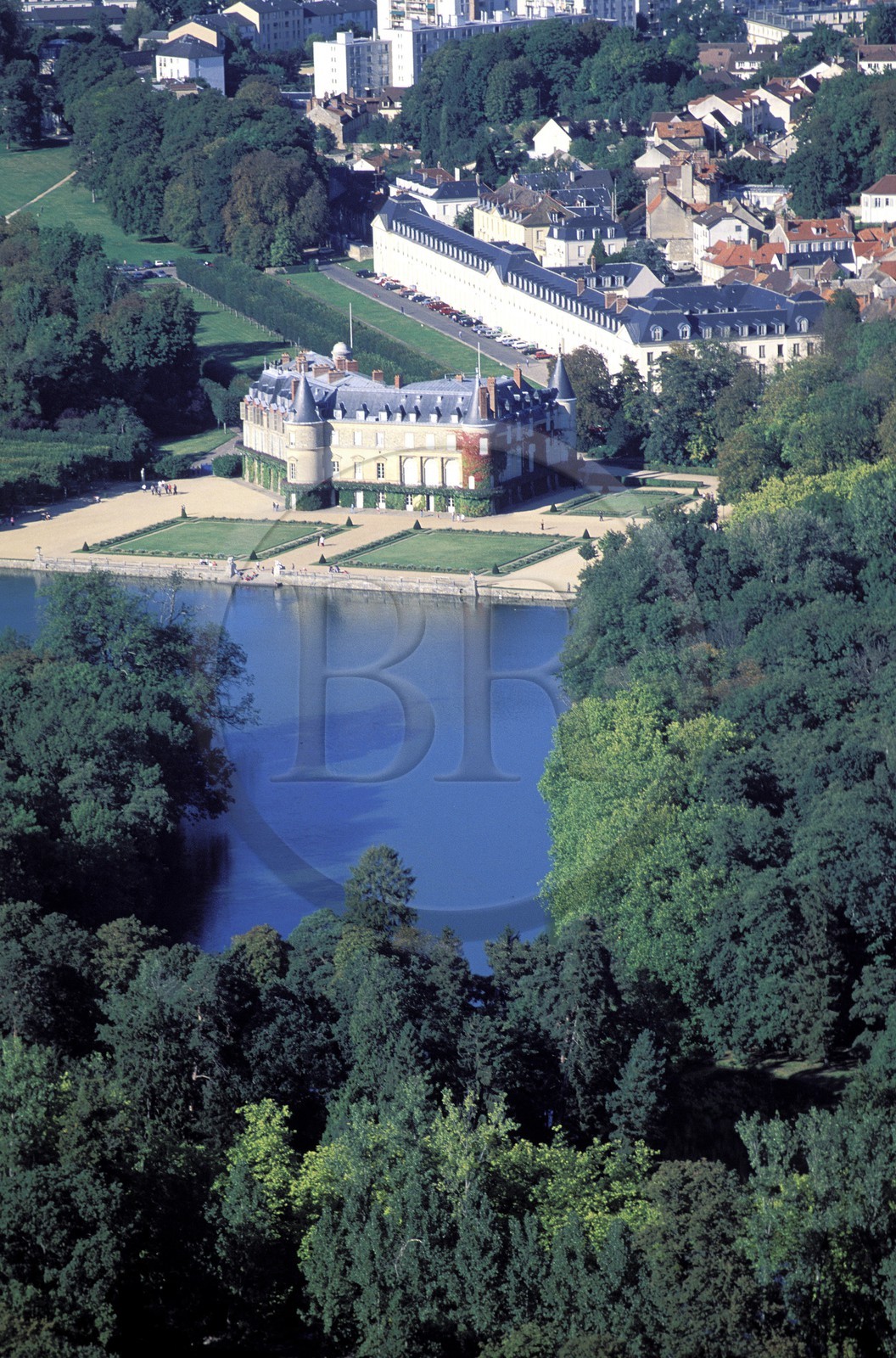 France, Yvelines (78), le château de Rambouillet et son parc (vue aérienne)