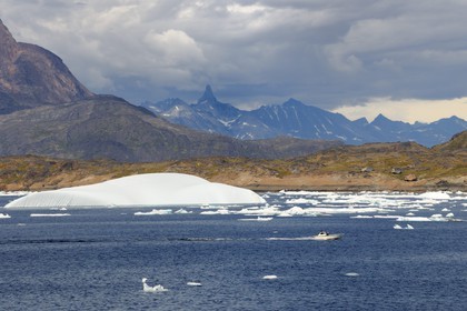 Groenland, région méridionale vers Nanortalik, icebergs