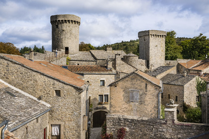 France, Aveyron (12), Causses et les Cévennes, paysage culturel de l'agro-pastoralisme méditerranéen, classés Patrimoine Mondial de l'UNESCO, La Couvertoirade, labellisé Les Plus Beaux Villages de France, village fortifié sur le plateau du Larzac