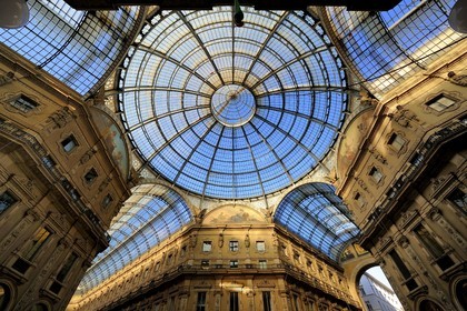 Italy, Lombardy, Milan, Vittorio Emmanuel II Gallery, shopping arcade built on the 19th century by Giuseppe Mengoni, the glass roof