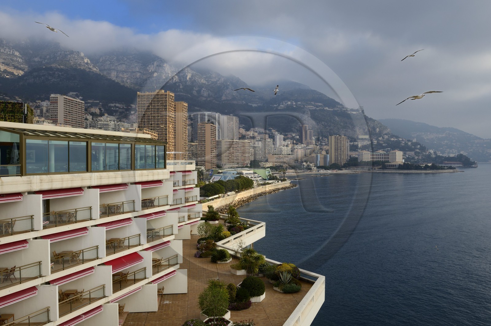 Principauté de Monaco, Monaco, Monte-Carlo, l'Hotel Fairmont et le quartier de Larvotto en arrière plan