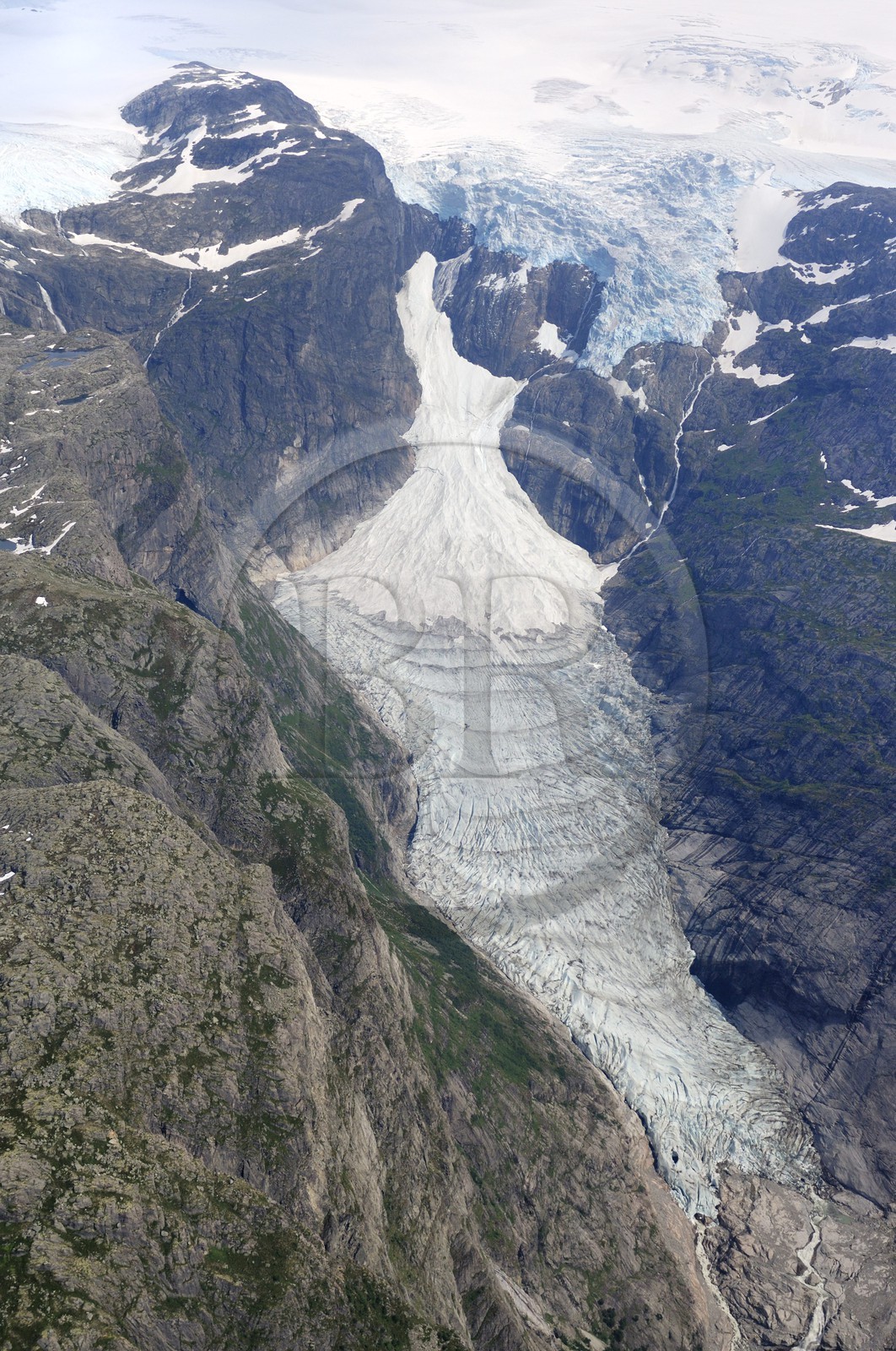 Norway, Sogn og Fjordane, Jostedalsbreen and Briksdalbreen glacier (aerial view)