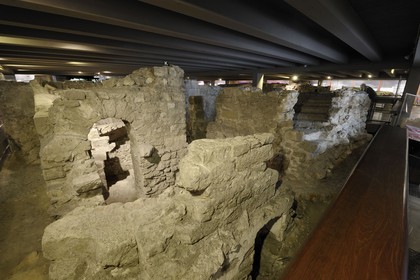 France, Paris (75), île de la Cité, crypte archéologique sous le parvis de la cathédrale Notre-Dame
