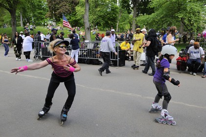 Etats-Unis, New York, Manhattan, Central Park, danse en rollers