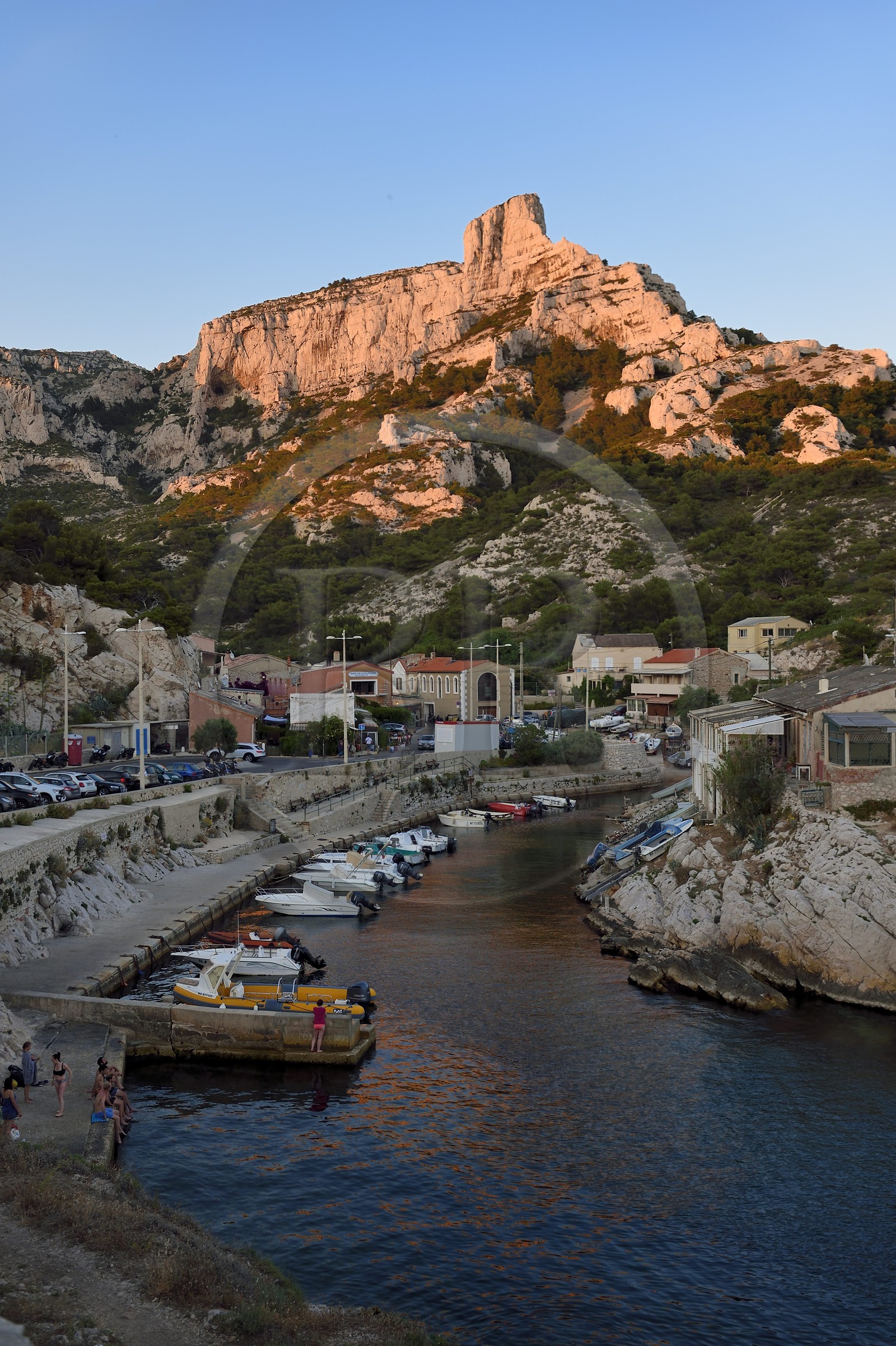 France, Bouches-du-Rhône (13), Marseille, Parc national des Calanques, Calanque de Callelongue sous le Pas de la Demi-Lune
