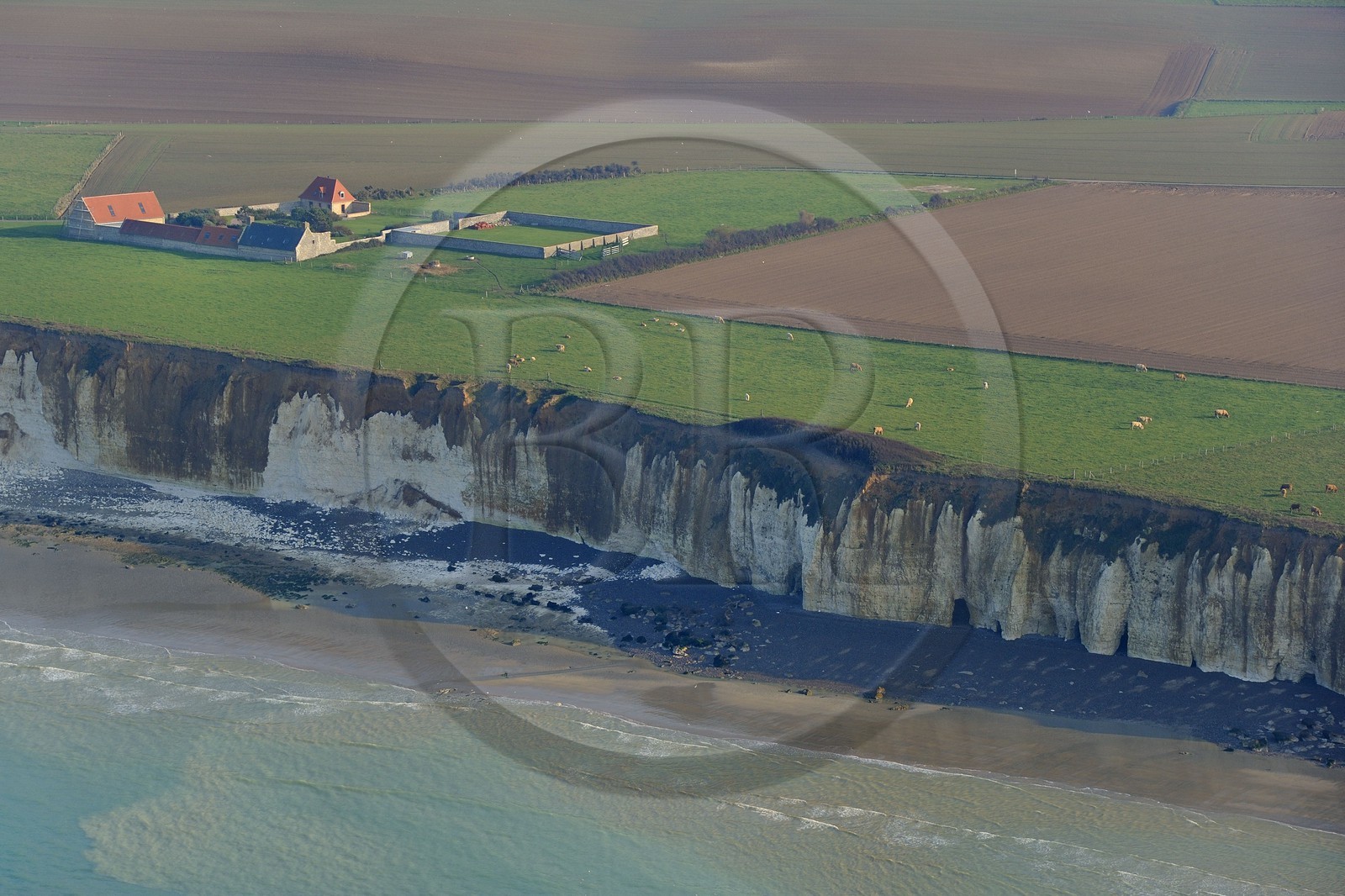 France, Seine-Maritime (76), Pays de Caux, Sotteville-sur-Mer, falaises calcaires de la Côte d'Albâtre (vue aérienne)