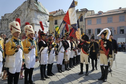 Italie, Ligurie, Sarzana, Napoleon Festival, Napoléon passe en revue les troupes en compagnie du maréchal d'Empire Massena sur la Piazza Matteotti
