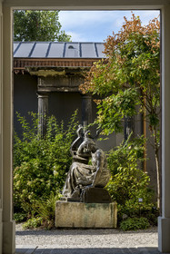 France, Paris (75), le musée du sculpteur Antoine Bourdelle, jardin intérieur, sculpture de Sapho (bronze)