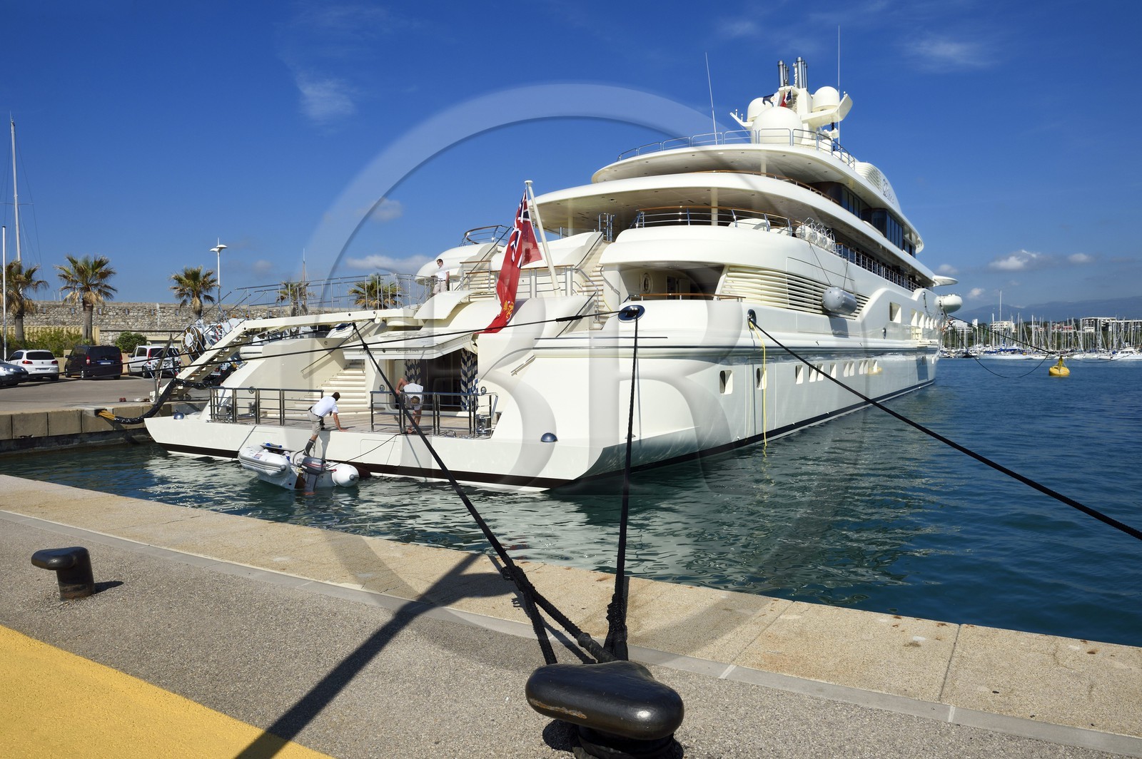 France, Alpes-Maritimes (06), Antibes, le quai des Milliardaires sur le port de plaisance