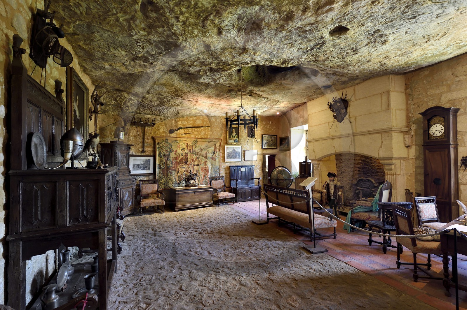 France, Dordogne (24), Périgord Noir, vallée de la Vézère, Tursac, maison fortifiée troglodytique de Reignac du XVIe siècle, le salon des ambassadeur (grand salon)