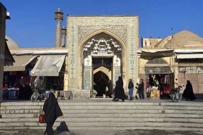 Iran, province d'Ispahan, Ispahan, Mosquée Jame, grande mosquée d'Ispahan dite aussi mosquée du vendredi, la porte qui donne sur le Grand Bazar