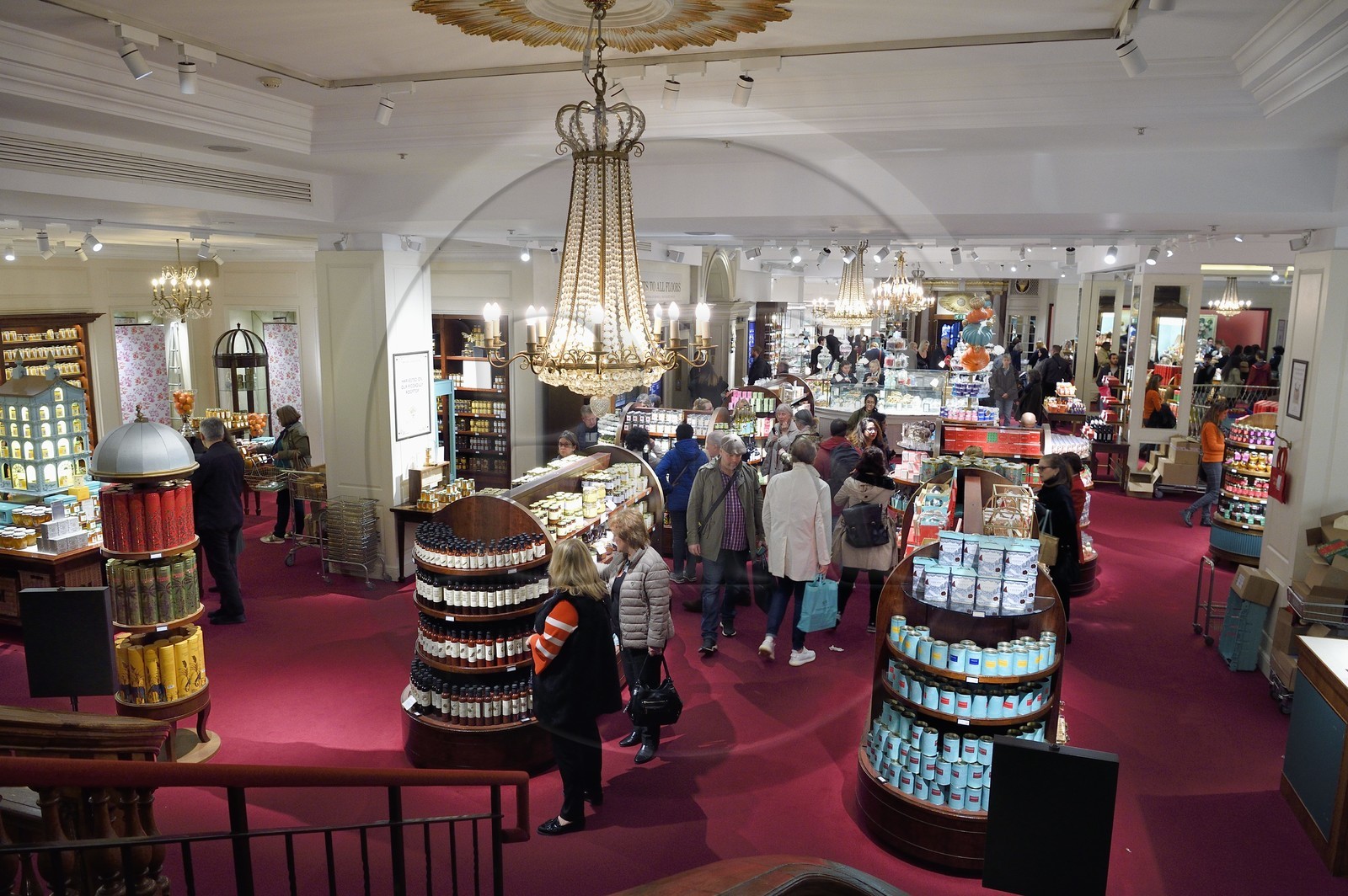United Kingdom, London, Piccadilly, Fortnum & Mason was founded in 1707 by William Fortnum and Hugh Mason, department store specializing in high-end food products and the official supplier of the Royal Court of the United Kingdom