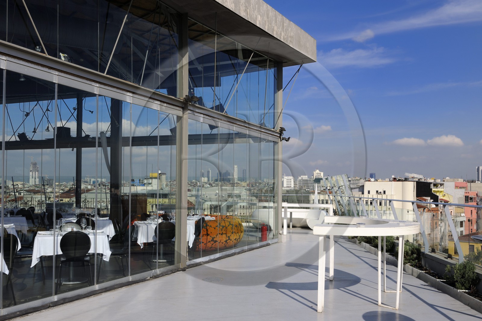 Turquie, Istanbul, quartier de Beyoglu, terrasse du restaurant 360 Istanbul
