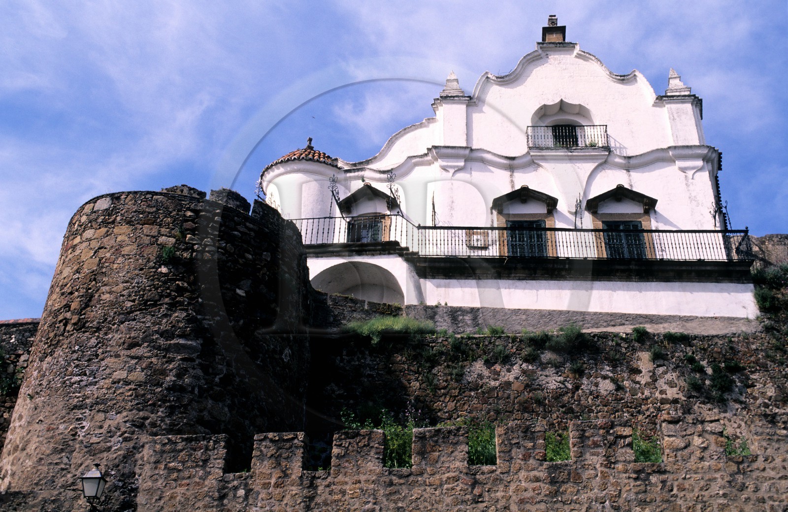 Spain, Estremadura, Plasencia, house built into the ramparts of the old town