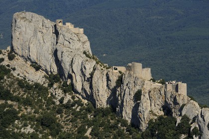 France, Aude (11), Pays Cathare, le château de Peyrepertuse du XIIe siecle  (vue aérienne)