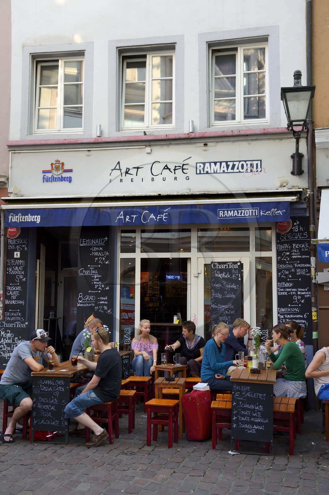 Allemagne, Bade-Wurtemberg, Fribourg en Brisgau, Café étudiant dans l'Universitätstrasse