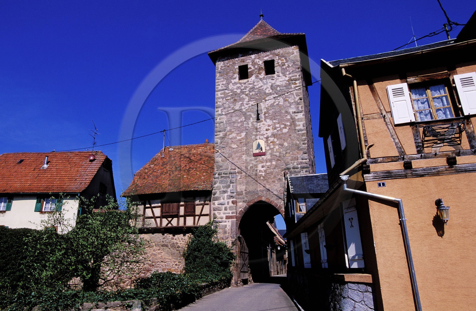France, Bas-Rhin (67), Dambach-la-Ville, une des trois portes de la ville