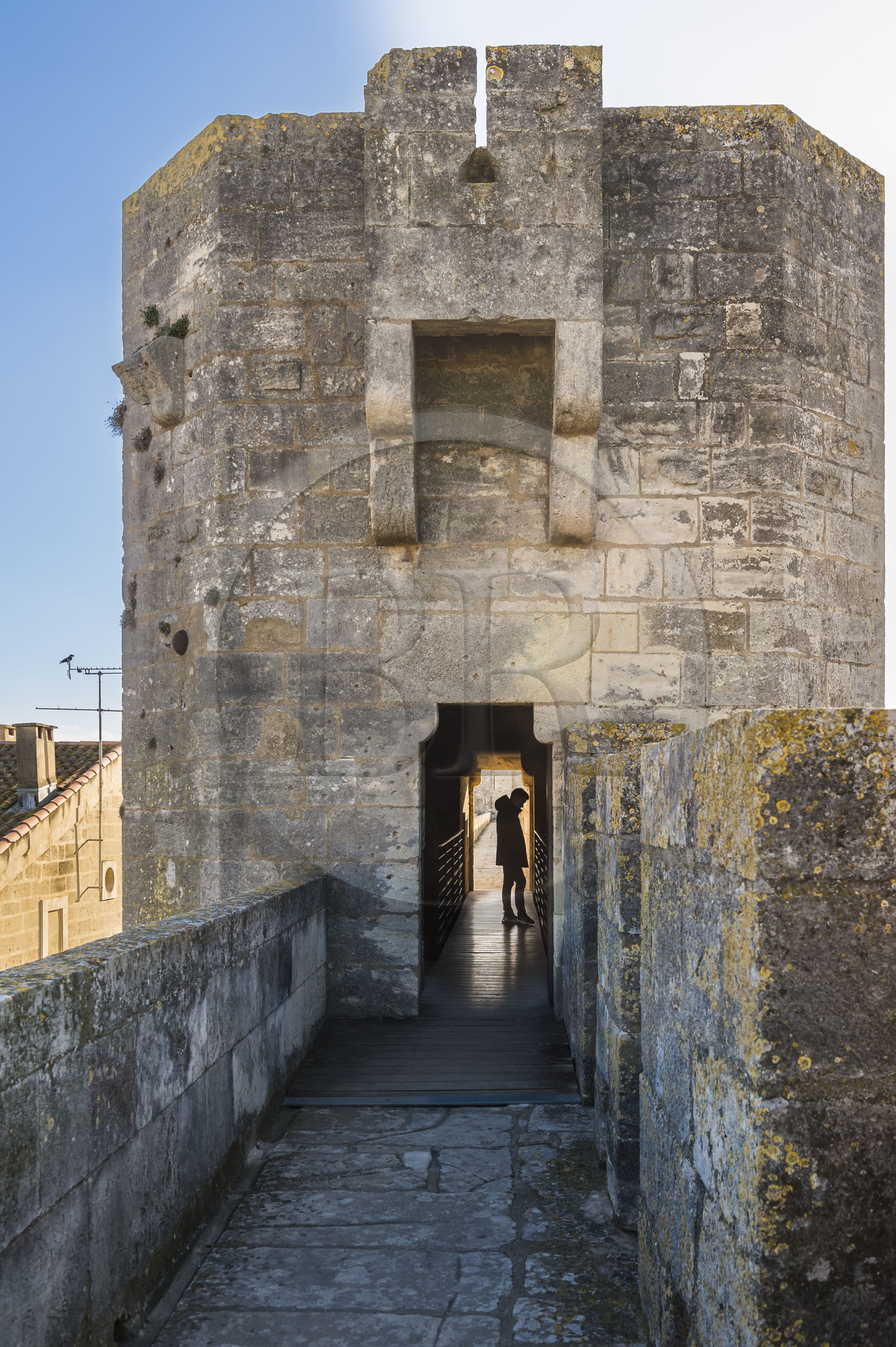 France, Gard, Aigues Mortes, Porte des Remblais tower and walkway on the western ramparts