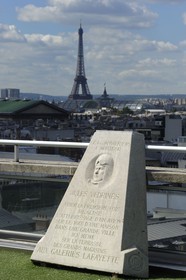 France, Paris (75), le 19 janvier 1919 Jules Védrines se pose avec son avion Caudron G3 sur la terrasse de 28 x 12 mètres des Galeries Lafayette situé boulevard Haussmann