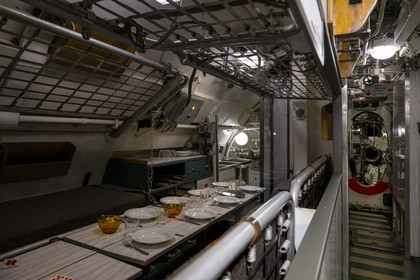 France, Loire-Atlantique (44), Saint-Nazaire, le sous-marin Espadon (S637), premier sous-marin de la Marine nationale française à plonger sous la banquise en 1964, abrité dans le bunker de l'Ecluse Fortifiée de l'ancienne base sous-marine allemande construite lors de la dernière guerre mondiale, le refectoire des marins