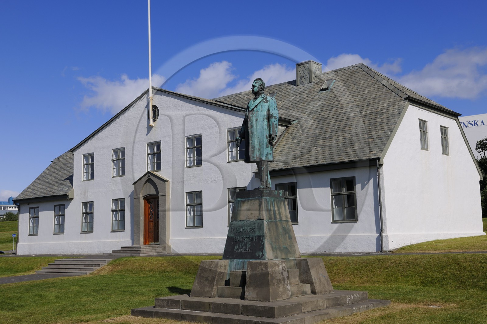 Islande, Reykjavik, statue représentant Hannes HAFSTEIN du sculpteur Einar JONSSON devant la maison du premier ministre
