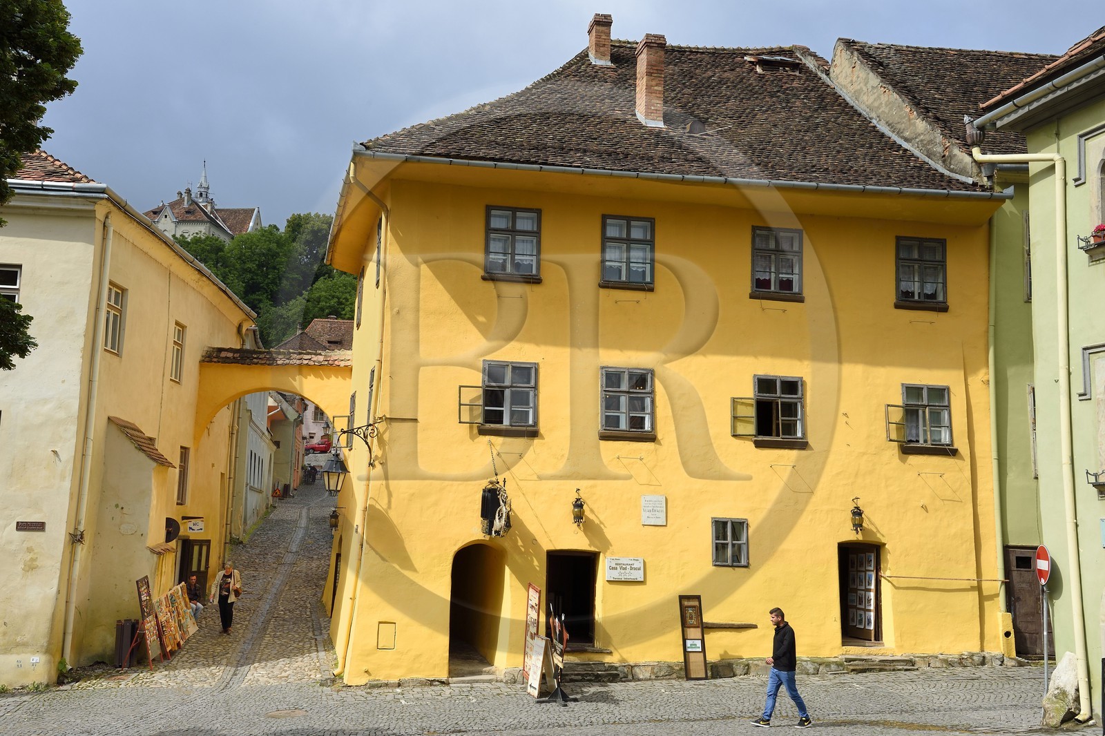 Roumanie, Transylvanie, Sighisoara, fait partie des sept villes fortifiées saxonnes de Transylvanie, classé Patrimoine Mondial de l'UNESCO, le voïvode Vlad III Basarab (1431-1476), surnommé l'empaleur et inspirateur de Dracula a habité dans cette maison