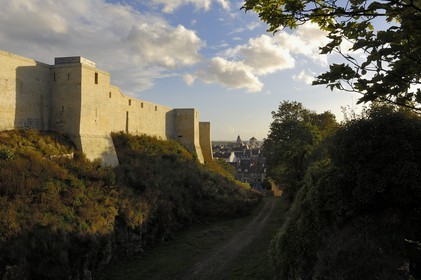 France, Calvados (14), Caen, le château ducal surplombant la vieille ville